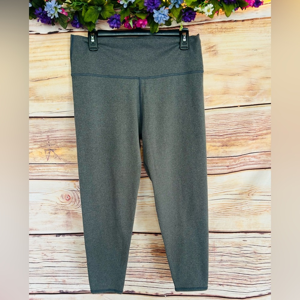 Aerie Play Chill Move Grey High Rise Capri Cropped Leggings Size XL